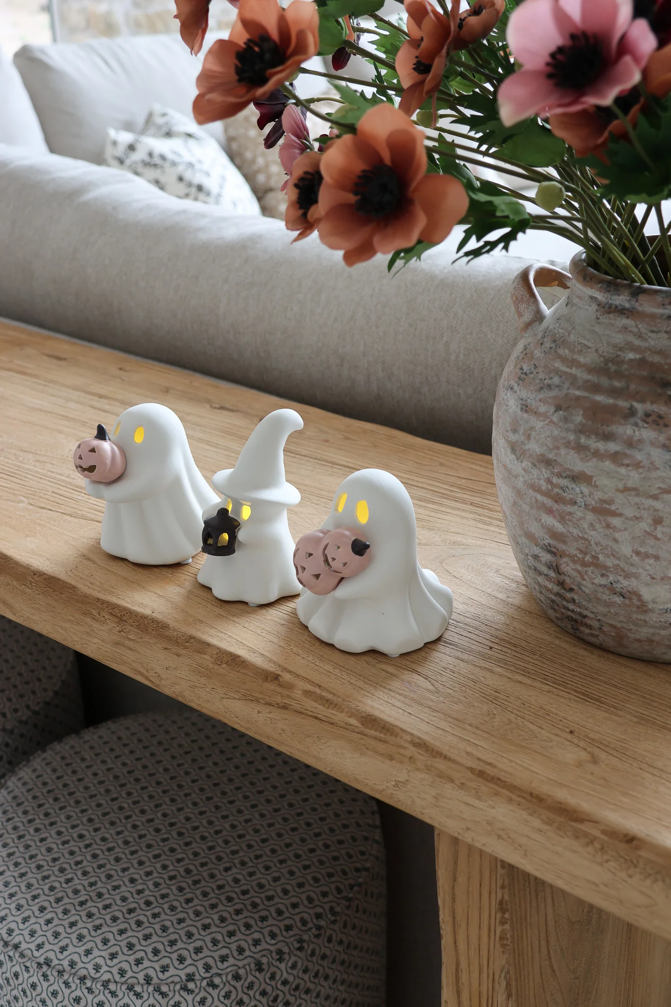 3 Assorted LED Ceramic Ghosts - Image 3