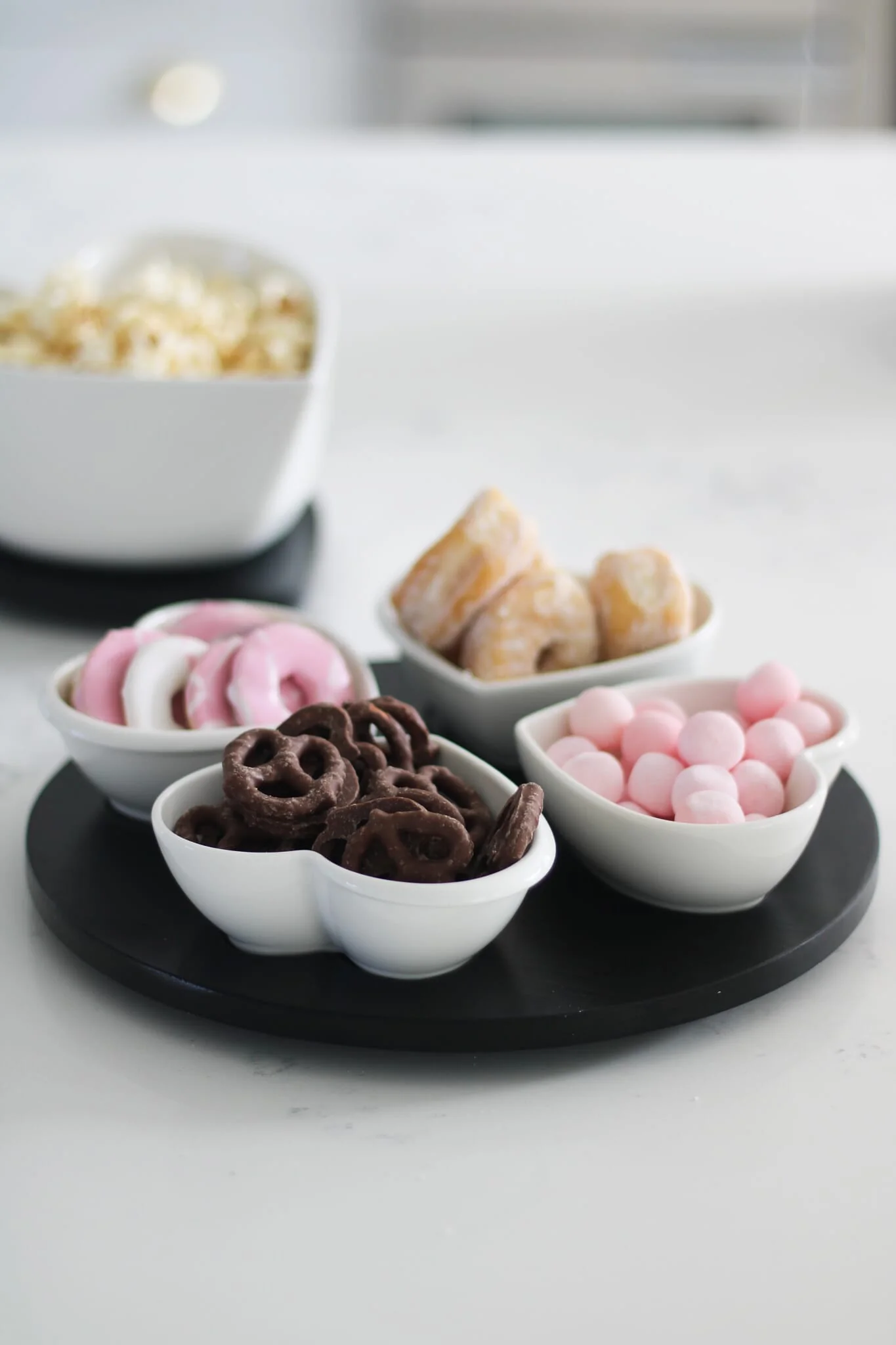 4 Pc Lazy Susan Heart Snacking Station - Black