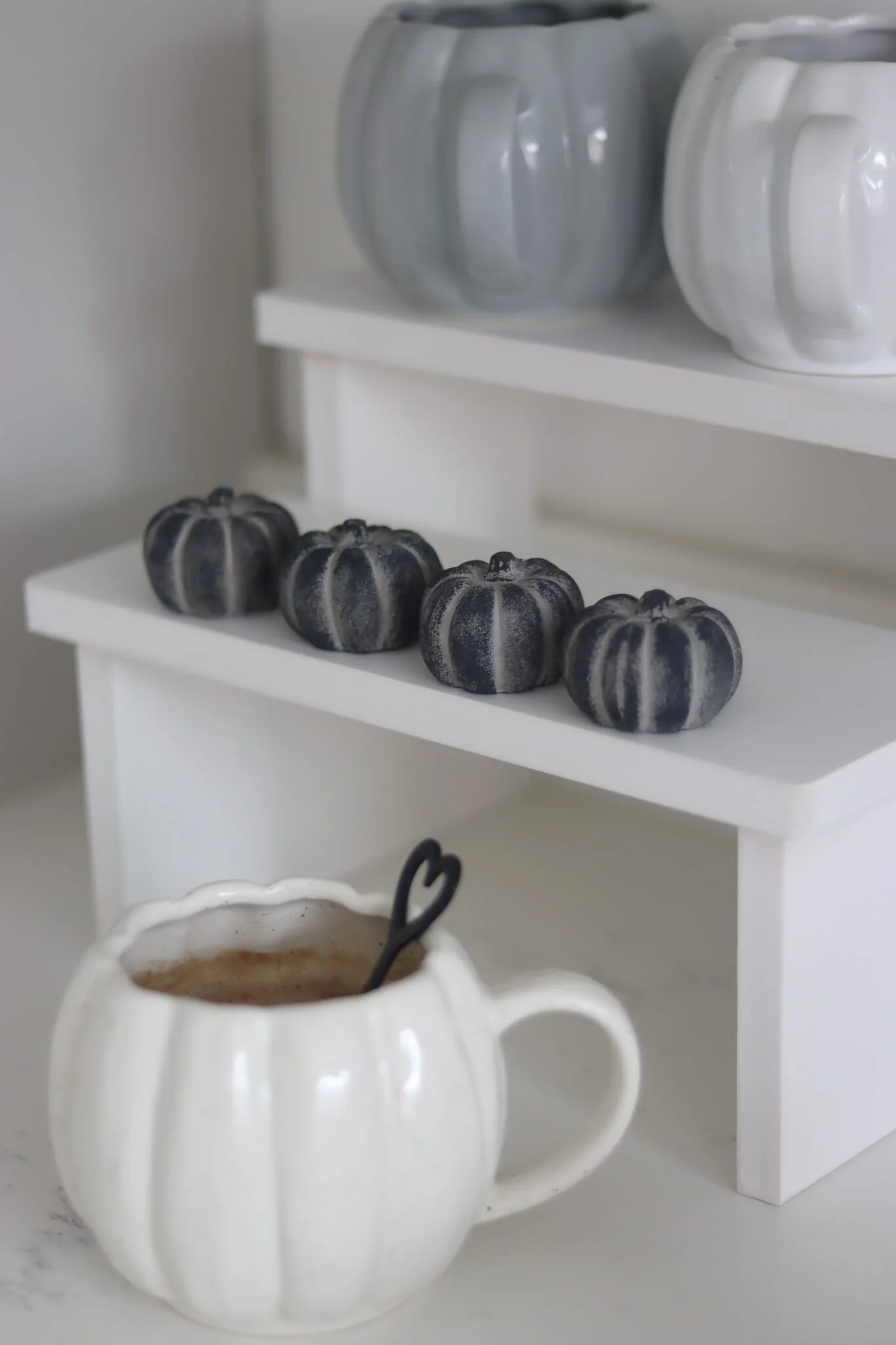 Black Stone Resin Pumpkin - Tiny 4Pc Set