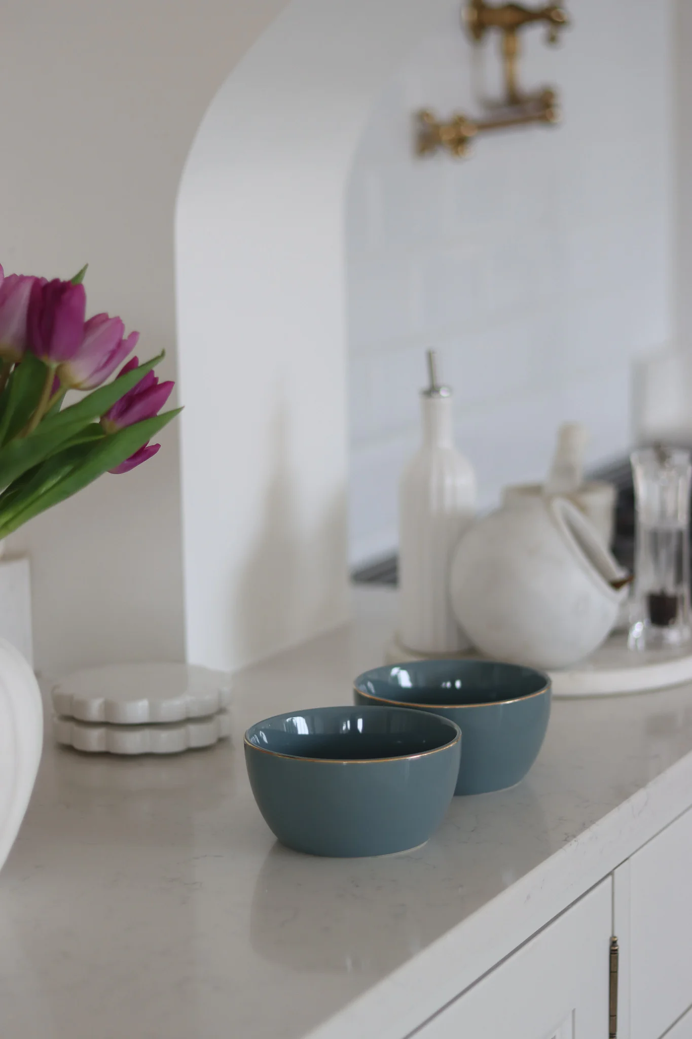 Ceramic Bowl Set – 2 Piece – Slate Gold Trim - Image 3