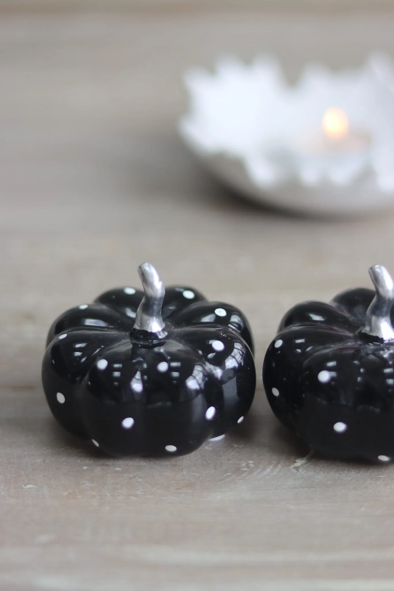 Ceramic Pumpkin Black Polka Dot - Small 2Pc Set - Image 3