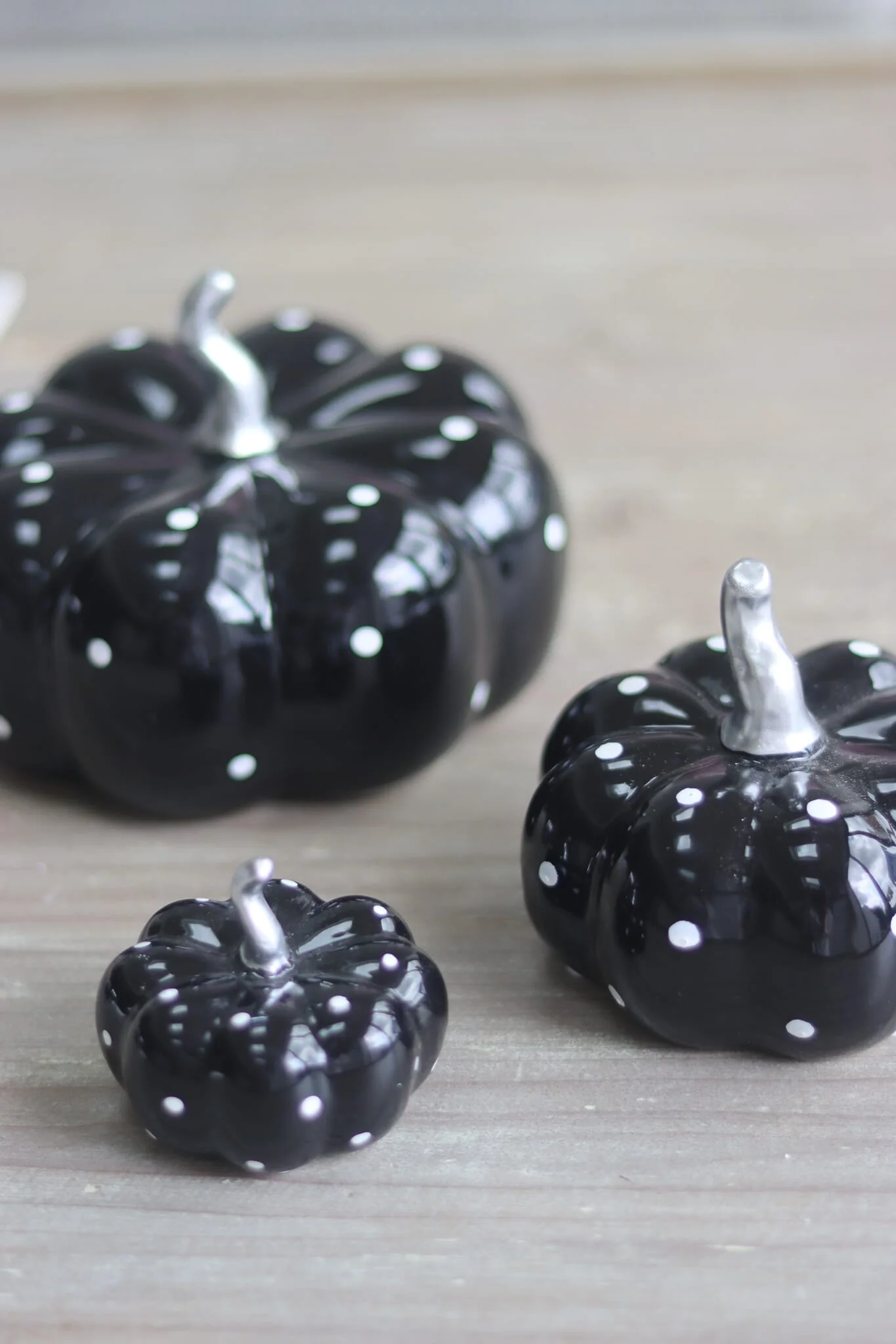 Ceramic Pumpkin Black Polka Dot - Small 2Pc Set - Image 4