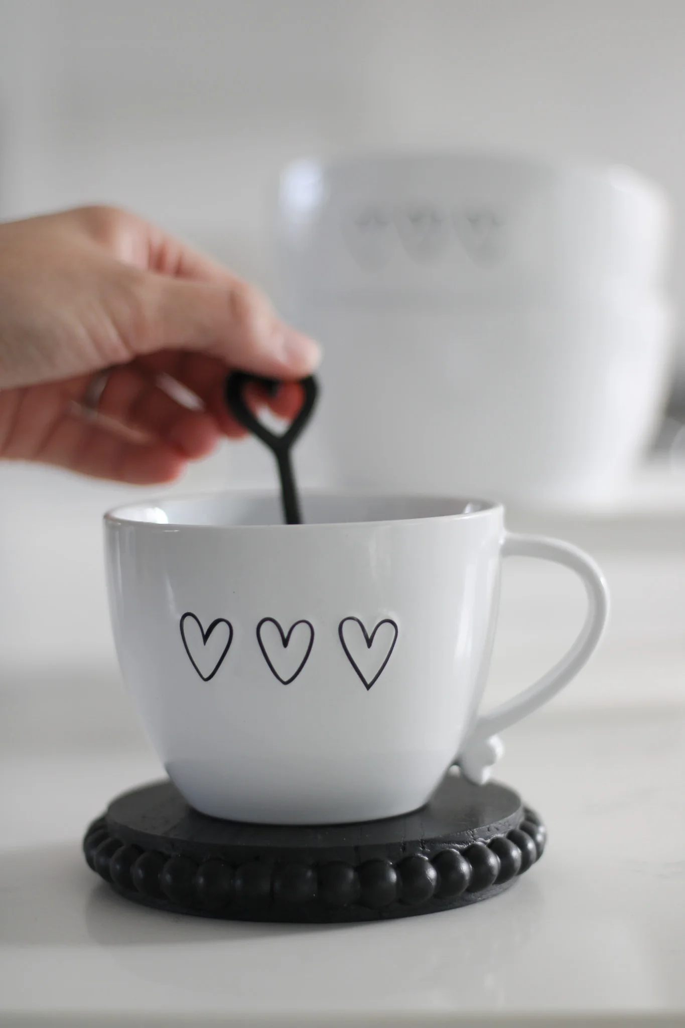 Heart Handled Ceramic Mug Set – 4 Piece – 3 Black Hearts - Image 4