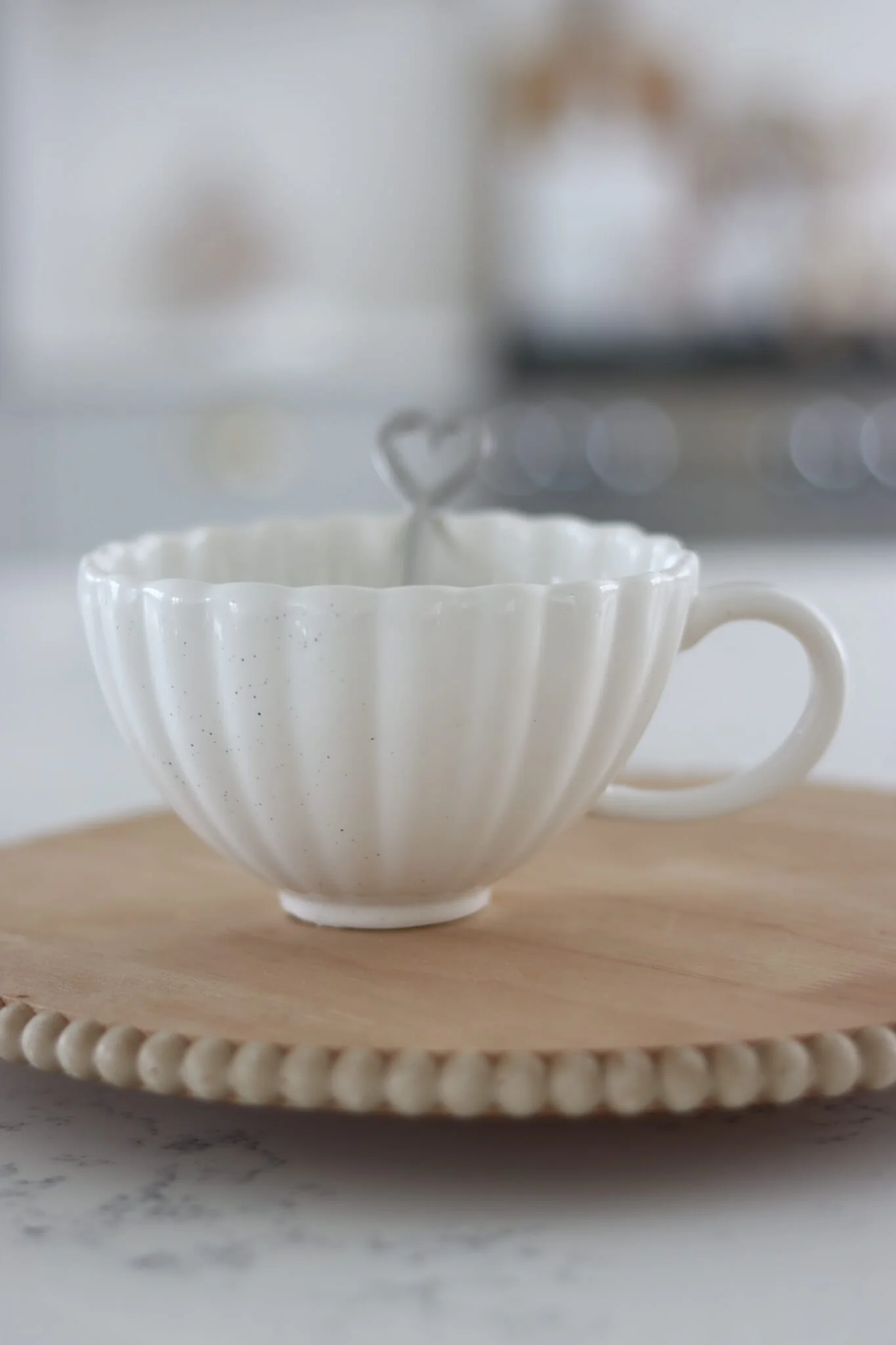 Large Scalloped Mug - Speckled - Image 4