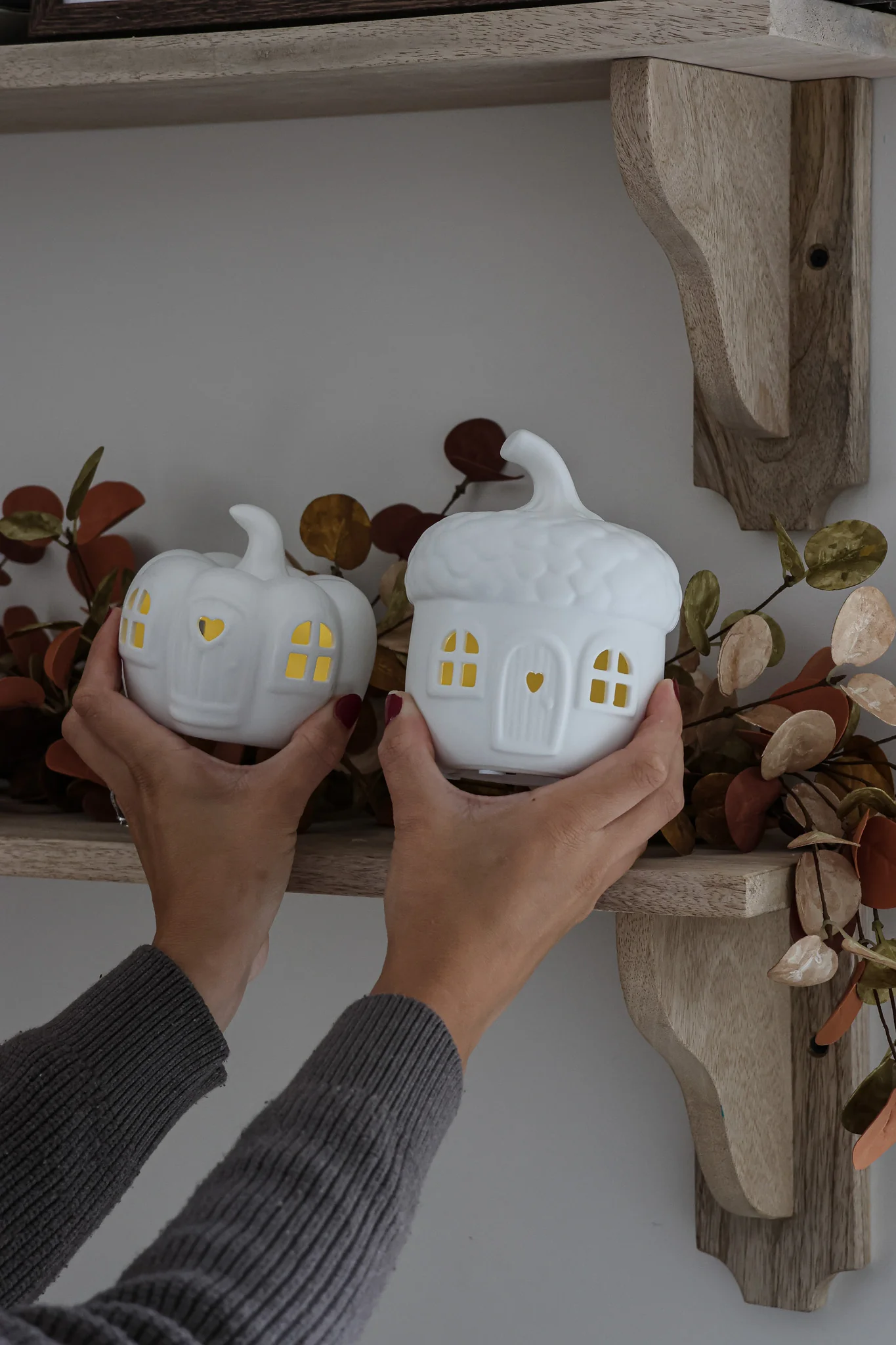 LED Acorn & Pumpkin House - Set - Image 6