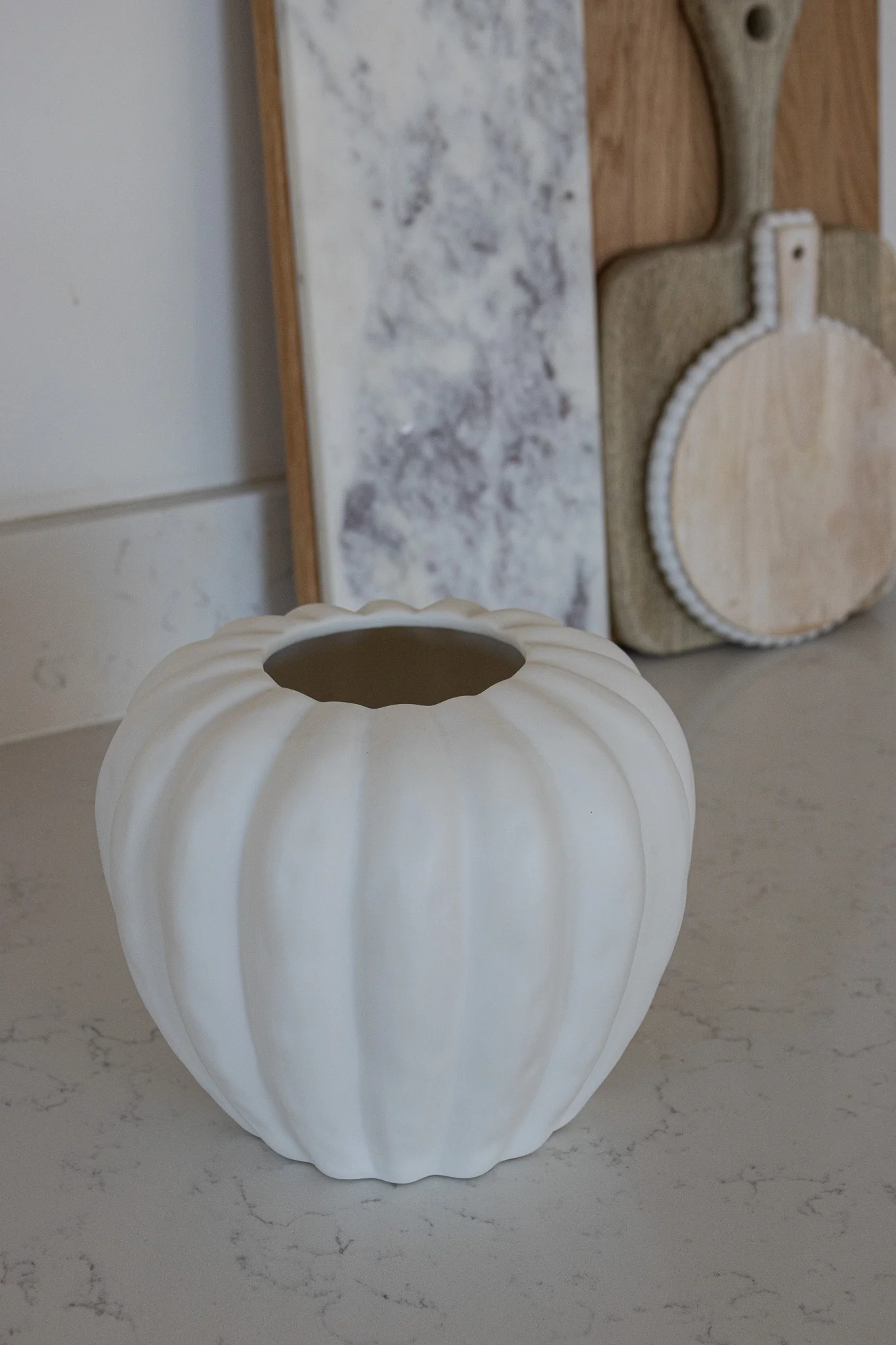 Matt White Curved Ceramic Vase - Image 3