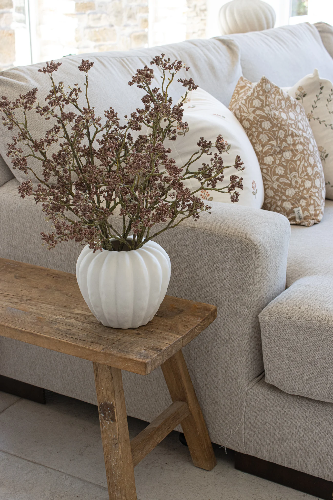 Matt White Curved Ceramic Vase - Image 5