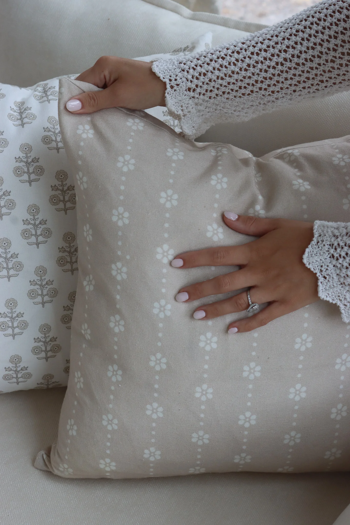 Neutral Daisy Cushion Cover - Image 4