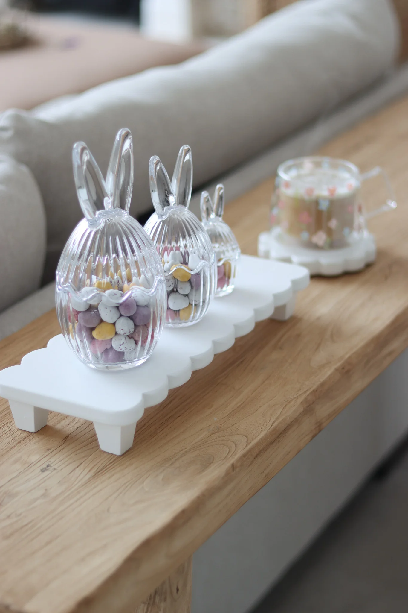 Raised Scalloped Tray – White - Image 3