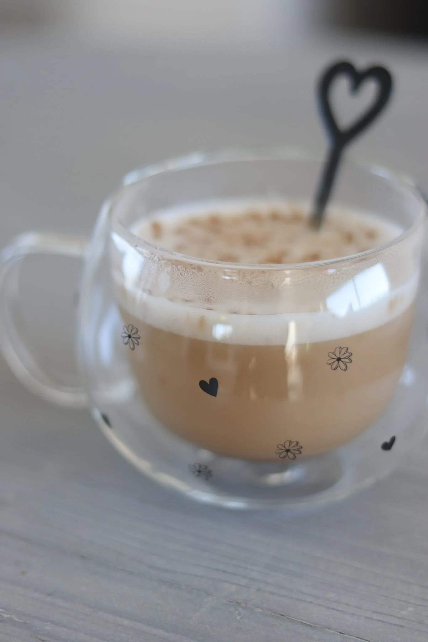 Round Double Wall Glass Mug Black - Daisy Hearts  - Image 3
