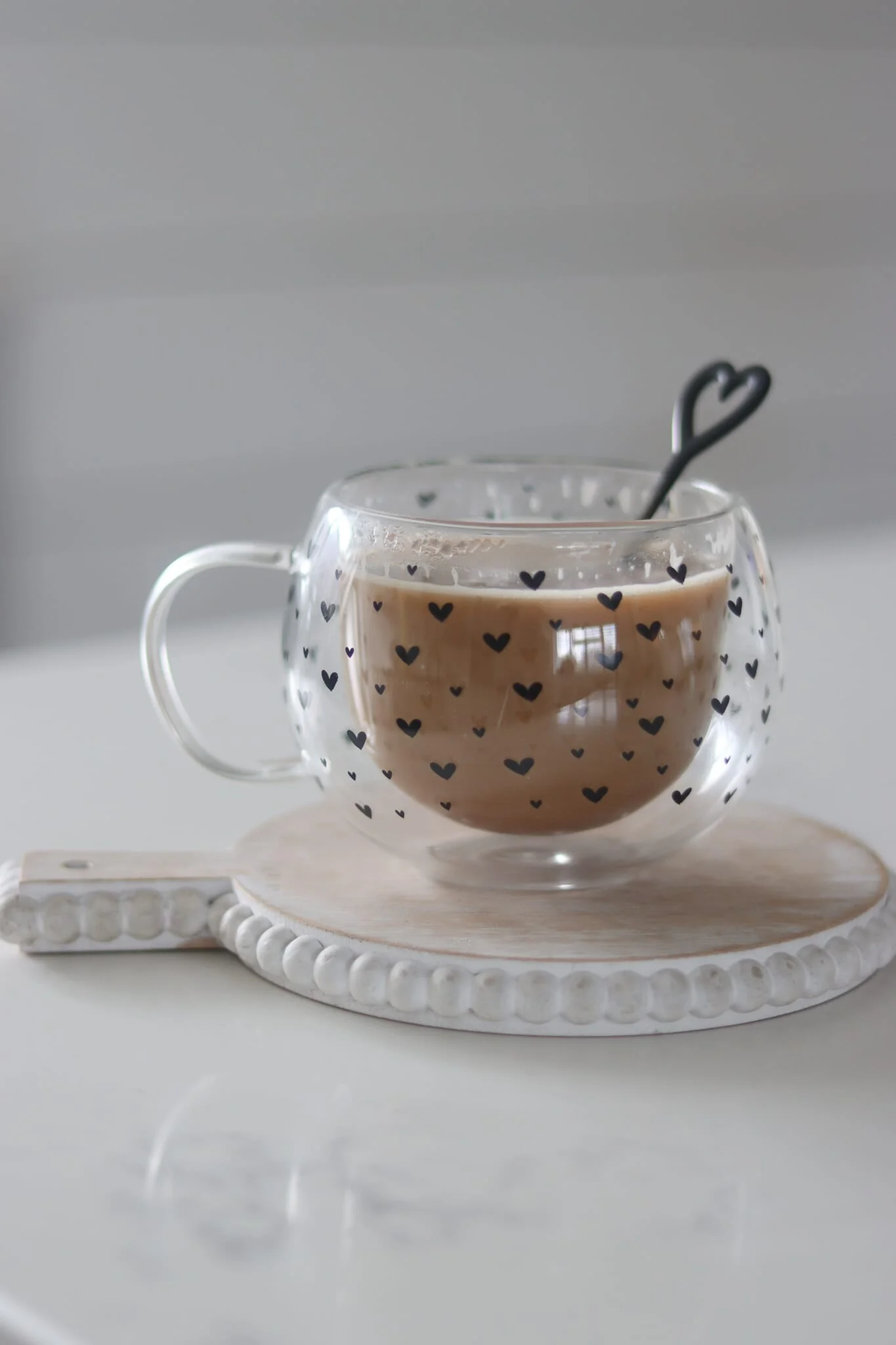 Round Double Walled Glass Mug – Black Multi Heart - Image 4
