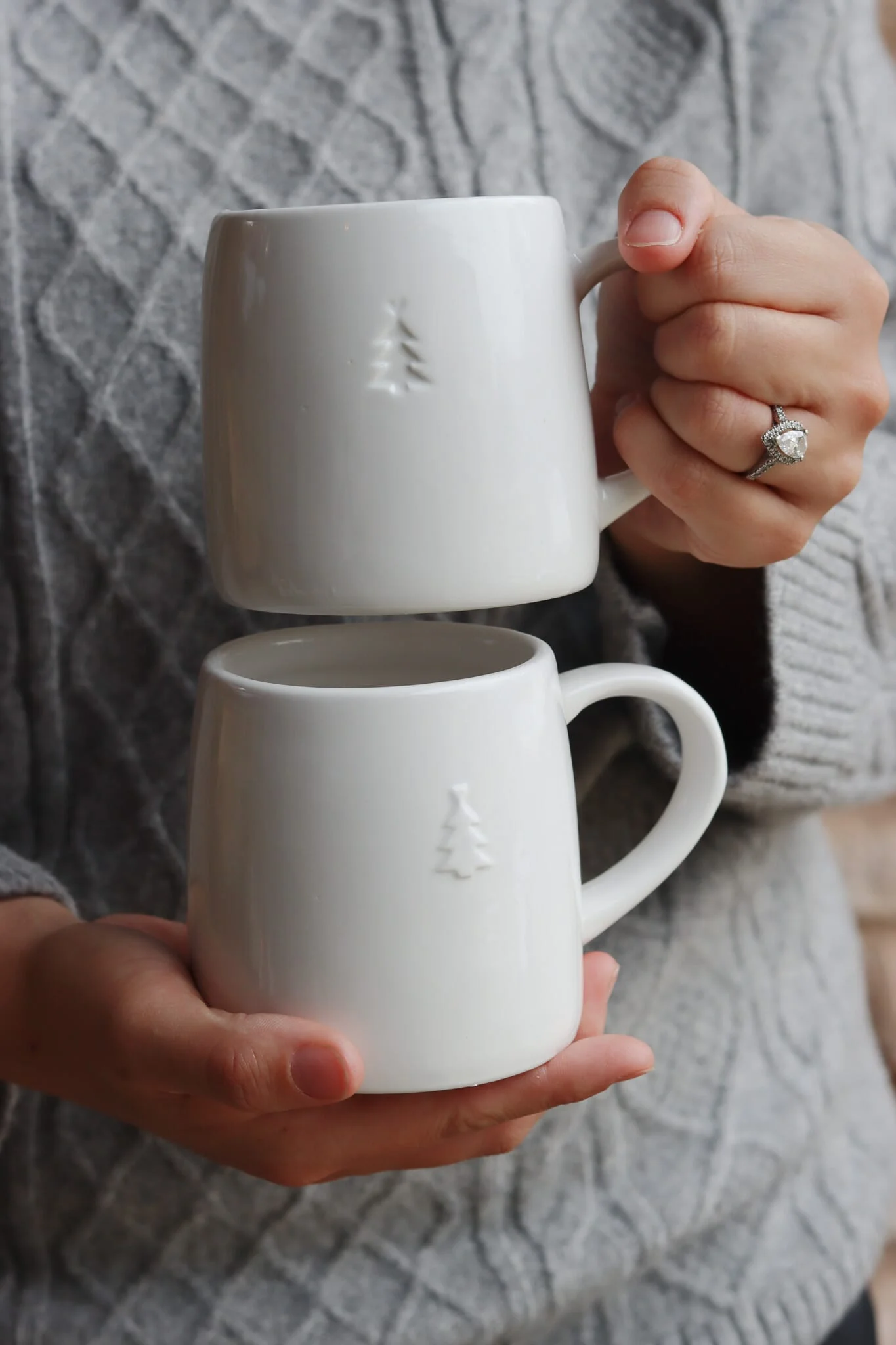 Set of 2 Embossed Christmas Tree Mugs - Image 3