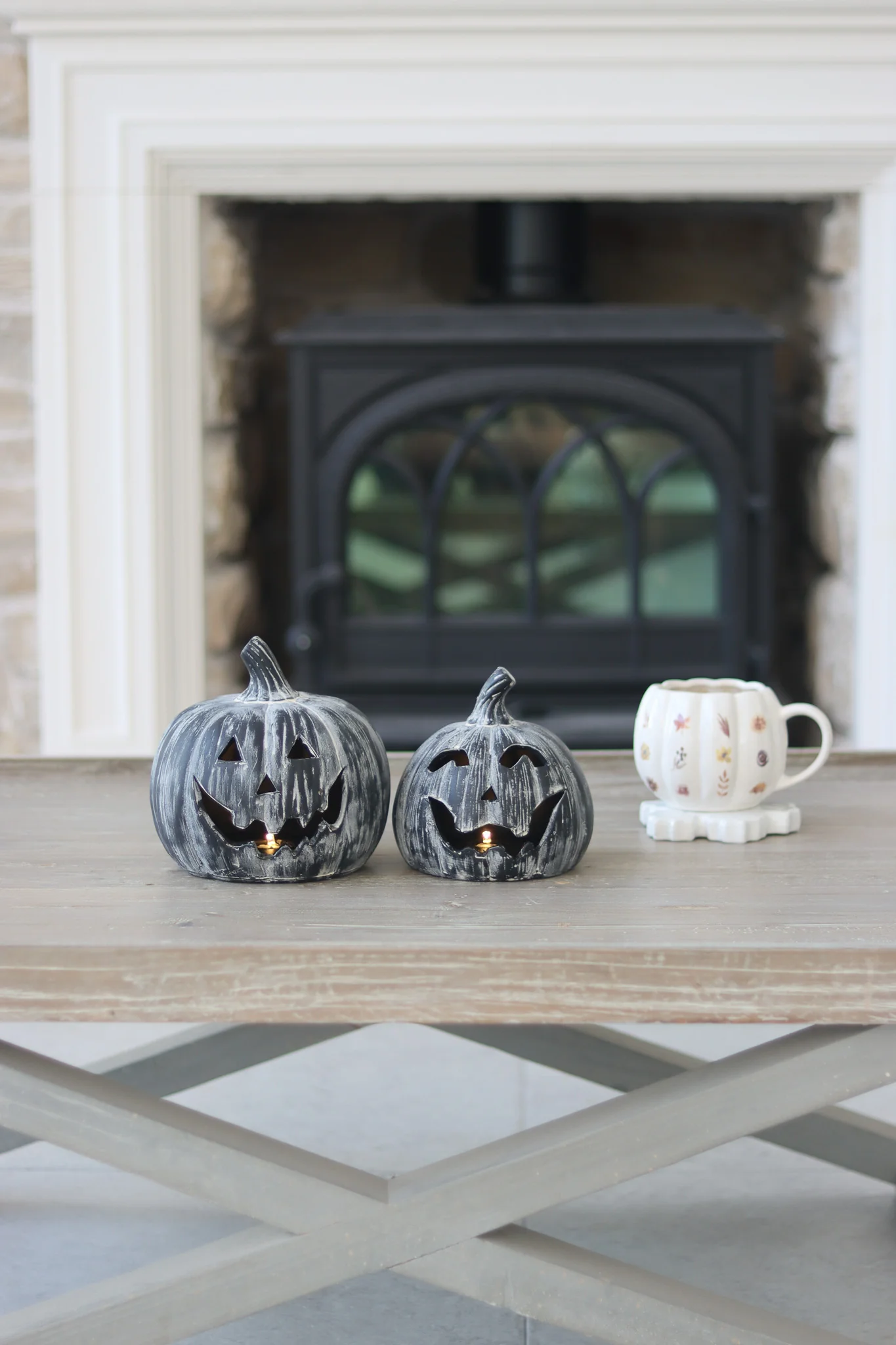 Set of 2 Jack O Lanterns – Black