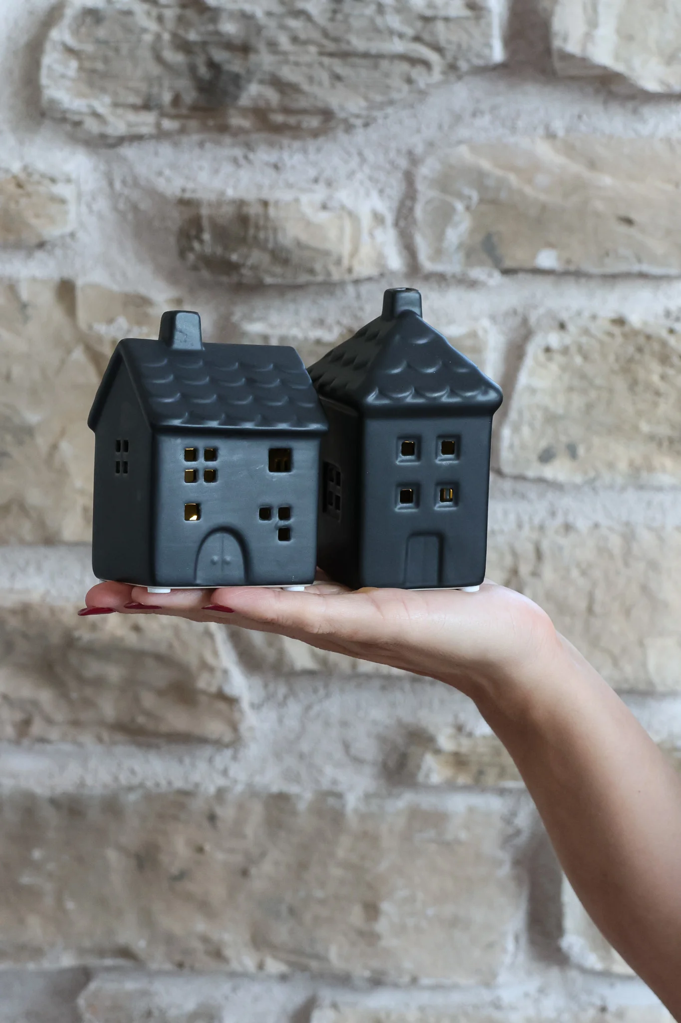 Set of 2 LED Ceramic houses - Matt Black