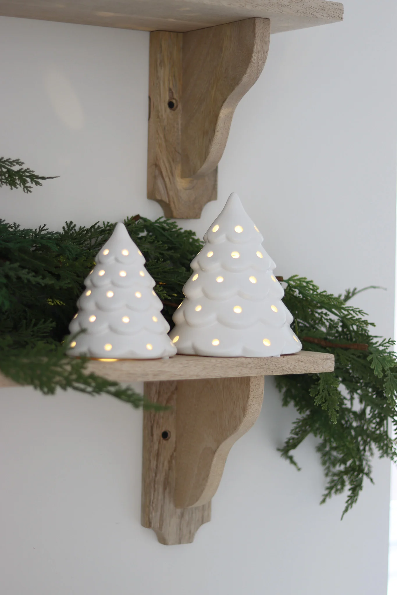 Set of 2 LED Ceramic Trees – Scalloped White - Image 2