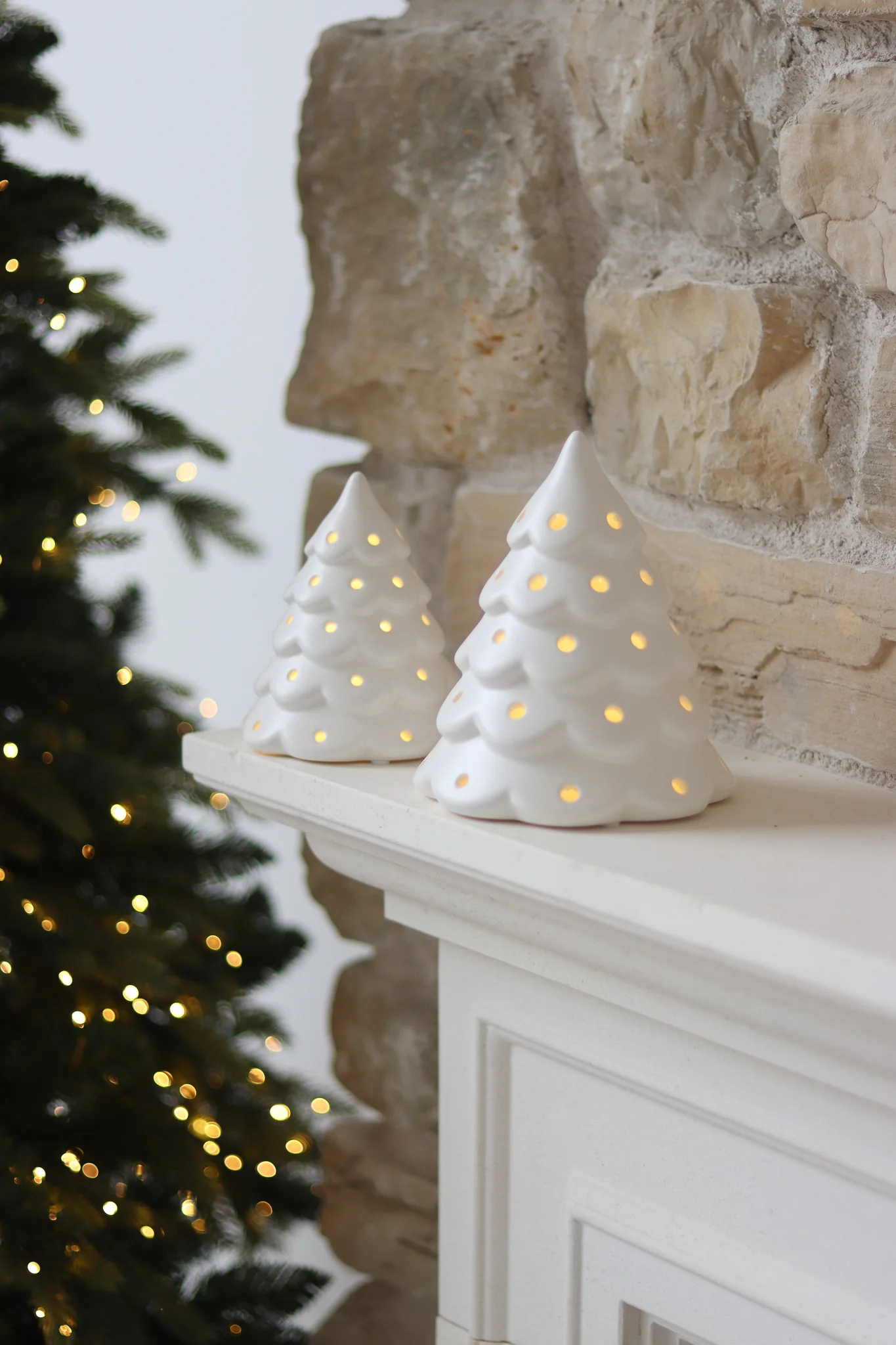 Set of 2 LED Ceramic Trees – Scalloped White - Image 6