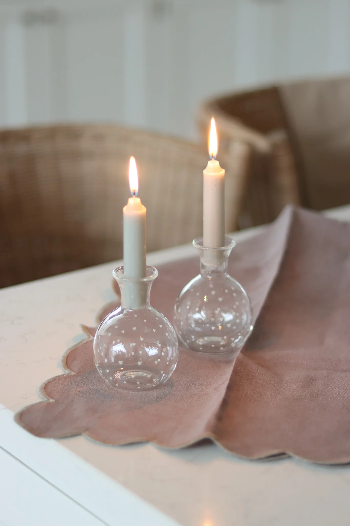Set of 2 Round Glass Candle Holders – White Hearts