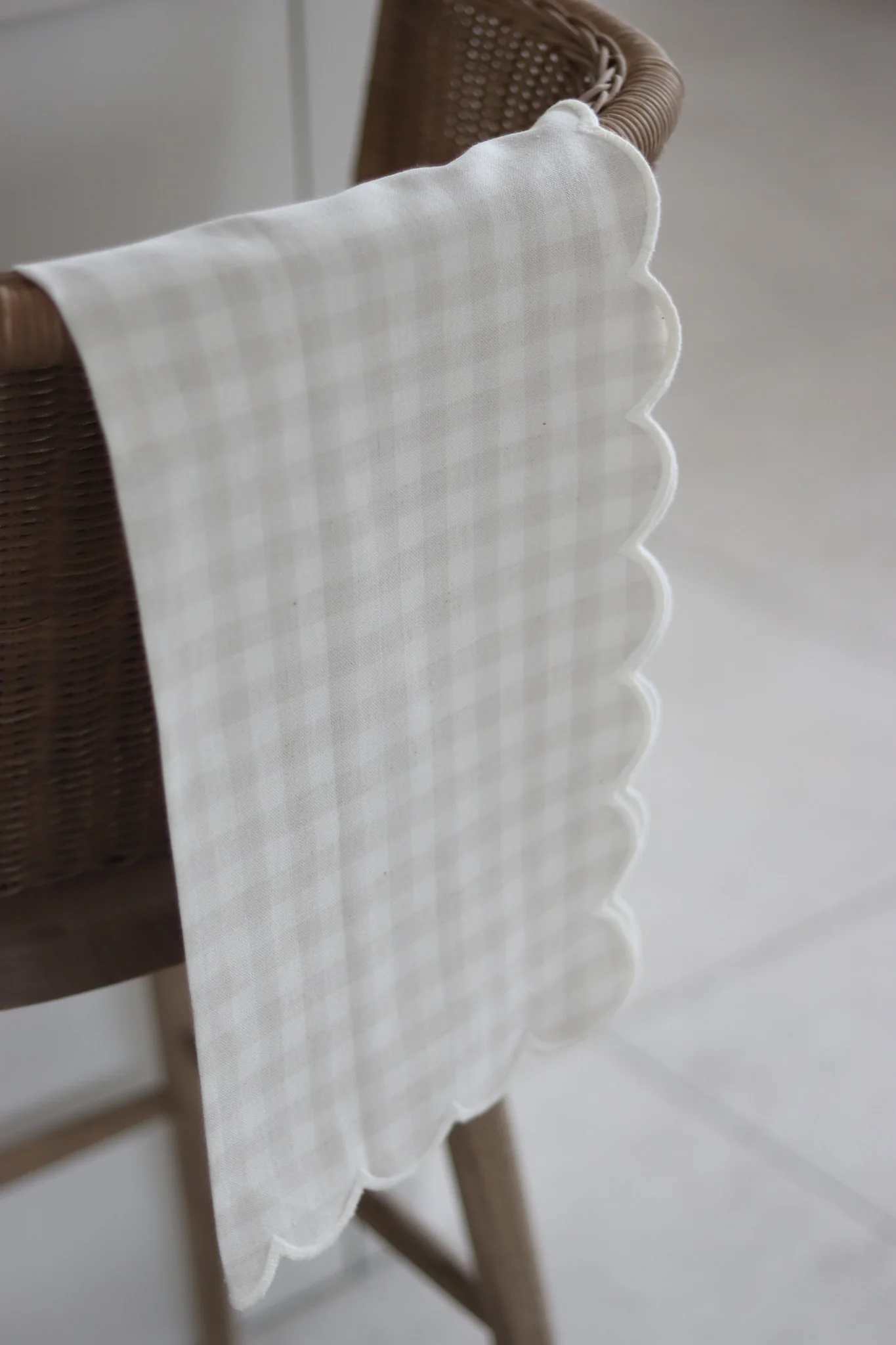 Set of 2 Scalloped Off-White Tea Towels - Image 3