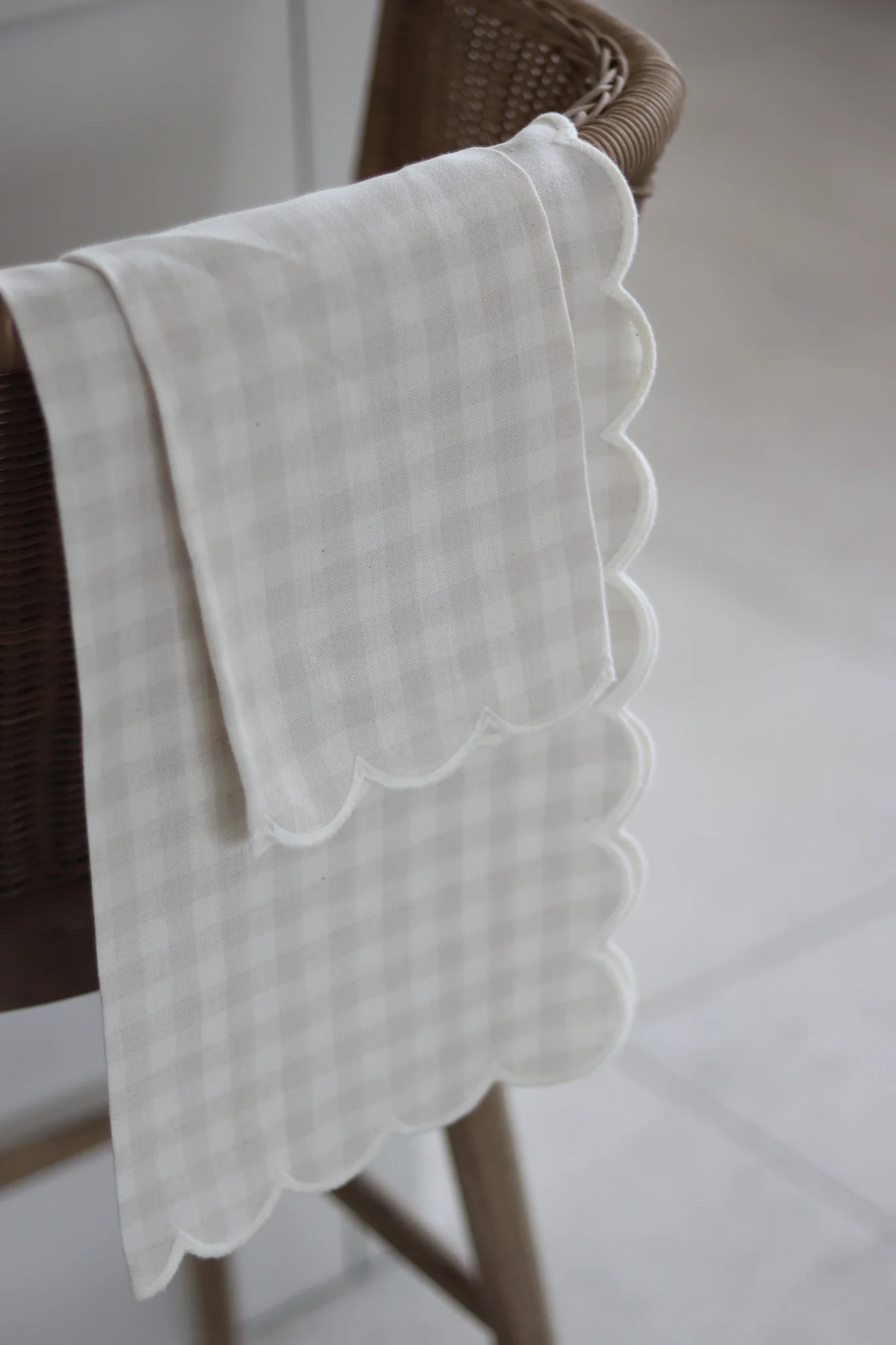 Set of 2 Scalloped Off-White Tea Towels - Image 5