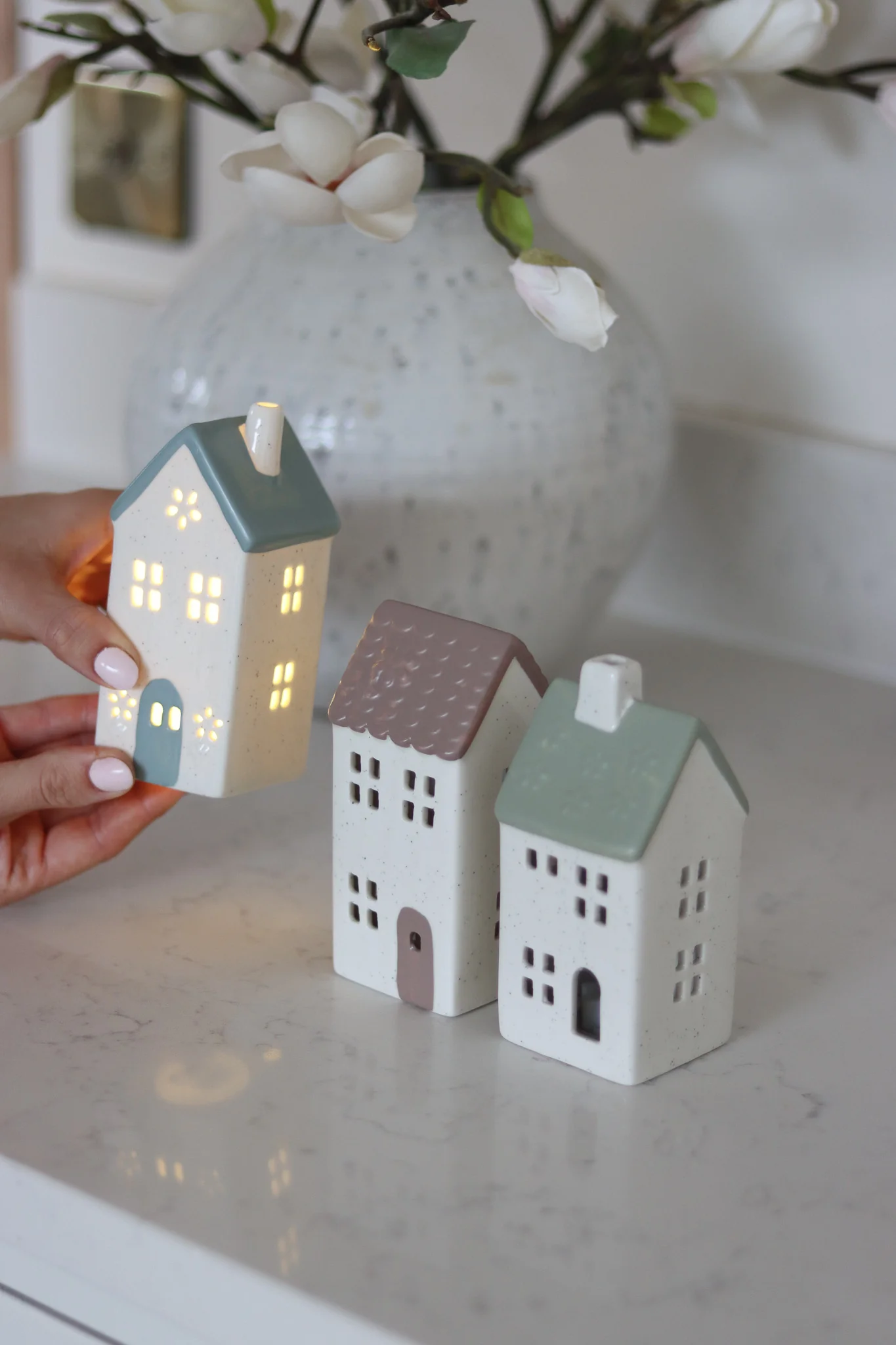 Set of 3 LED Pastel Ceramic Houses - Image 2
