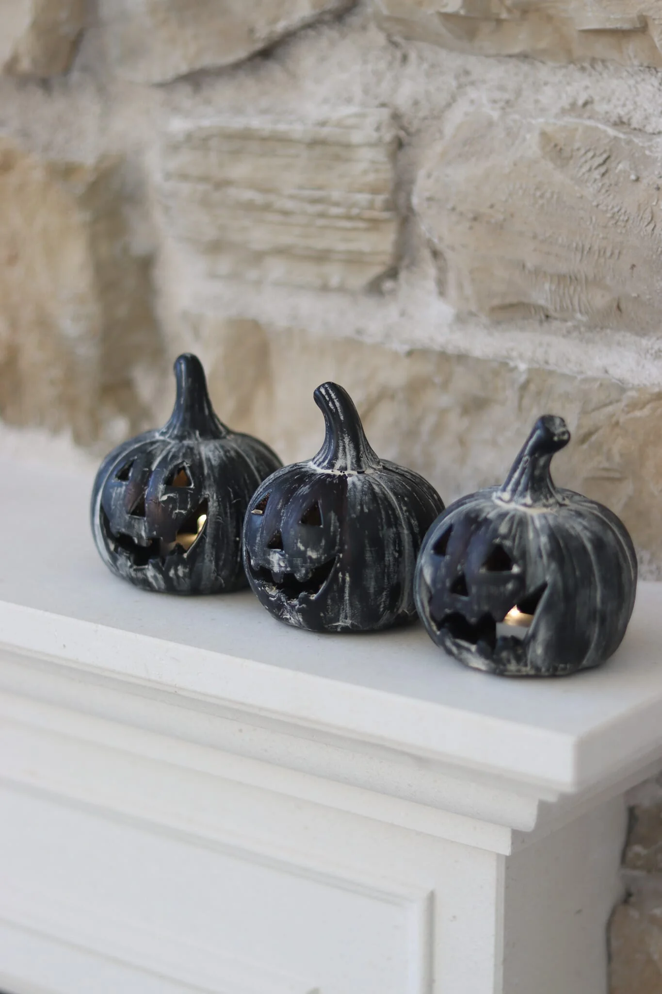 Set of 3 Mini Jack O Lanterns – Black - Image 4