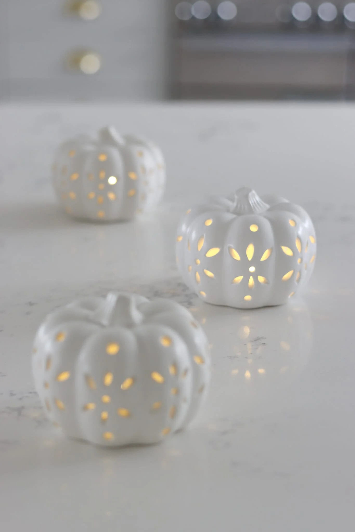 Set of 3 Medium LED Ceramic Pumpkins - Image 4