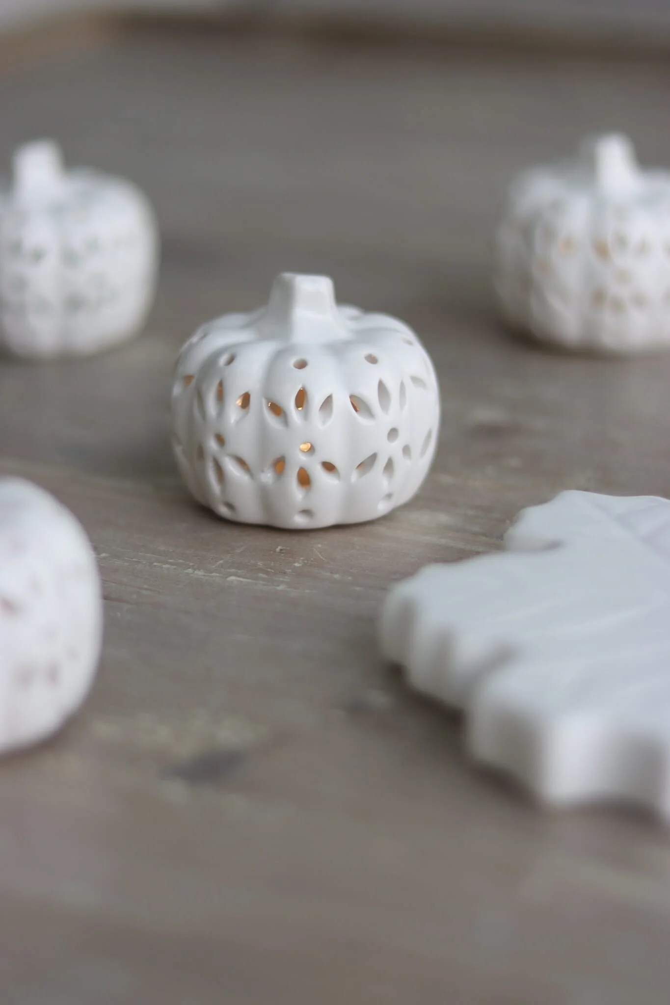 Set of 4 Tiny LED Ceramic Pumpkins - Image 6