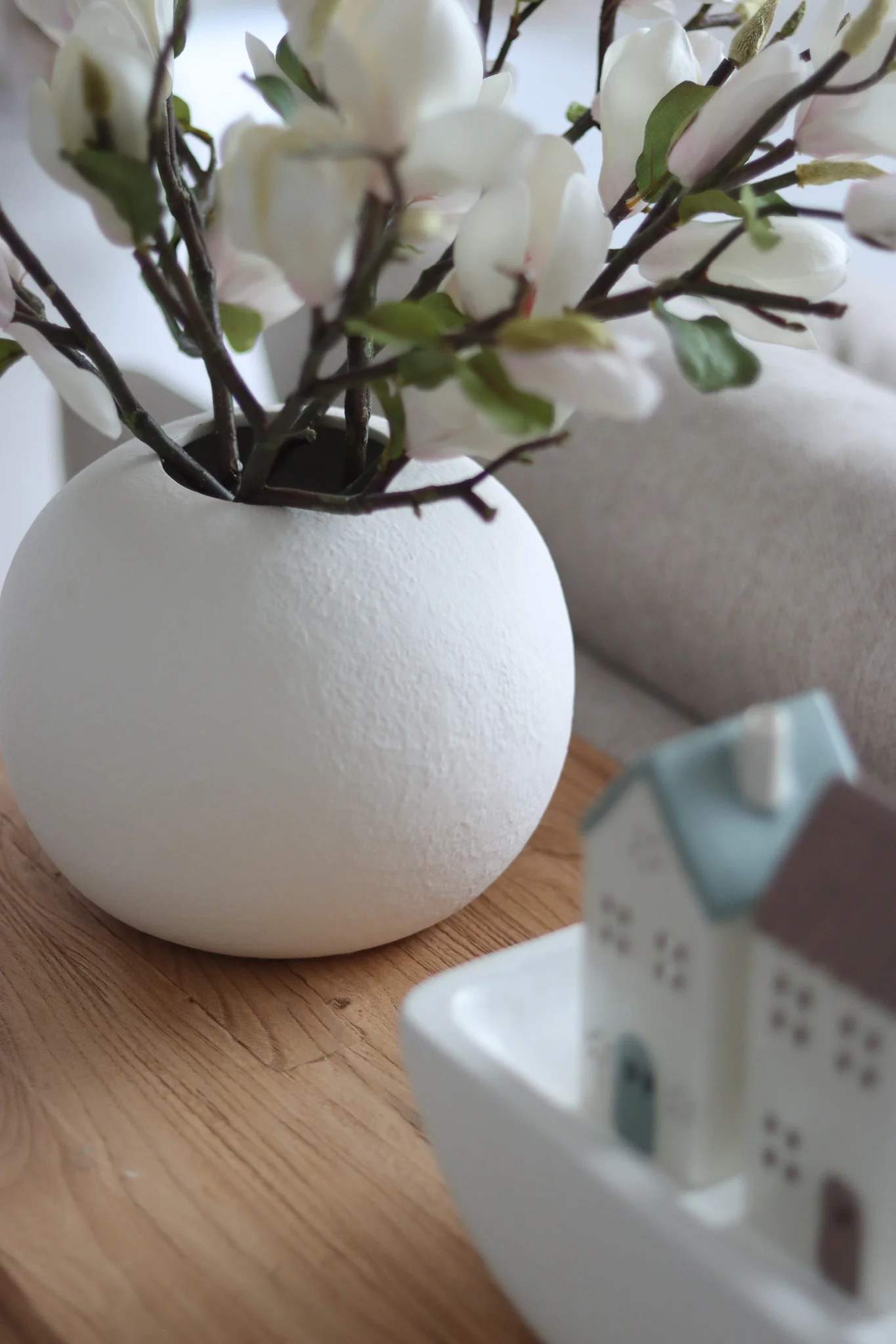 Smooth Round Ceramic Vase - Image 4