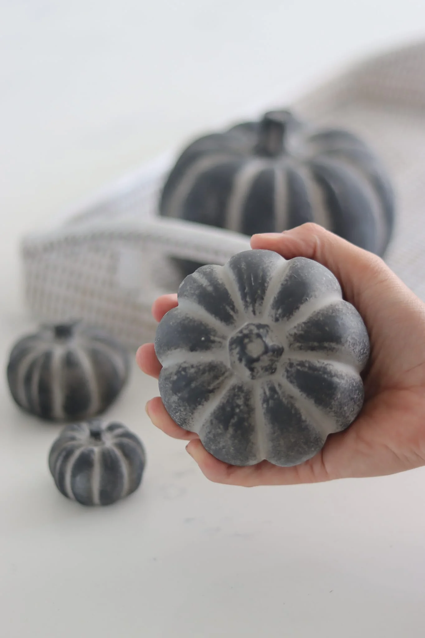 Stone Resin Pumpkin Family - Black - Image 3